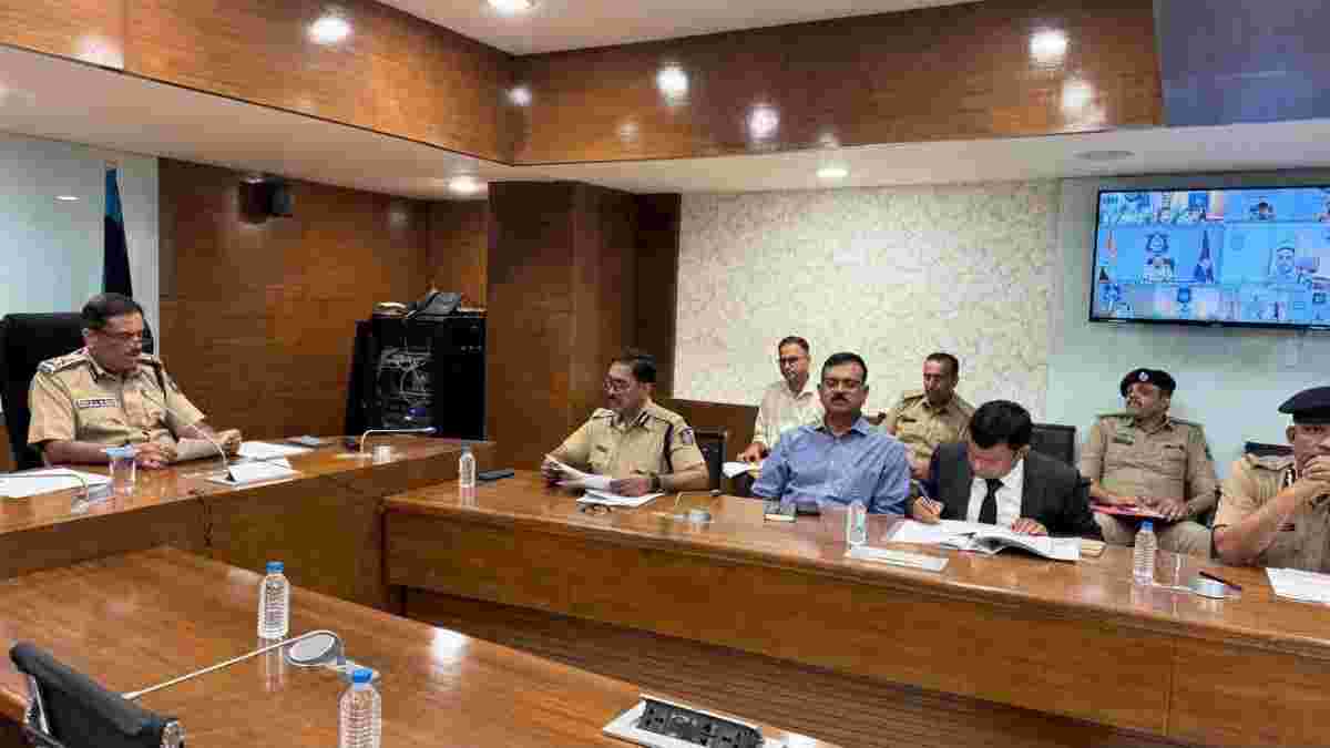 ચૂંટણી પહેલા પોલીસનો કડક એક્શન પ્લાન, DGP ડૉ કે. એલ એન રાવની બેઠકમાં મોટા આદેશ