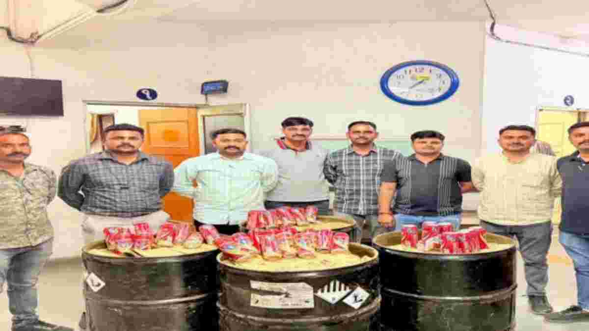 પોલીસે સરખેજ હાઇવે પર ગોડાઉનમાંથી ₹1.74 લાખનો બિયરનો જથ્થો પકડાયો: 792 નંગ બોટલ જપ્ત