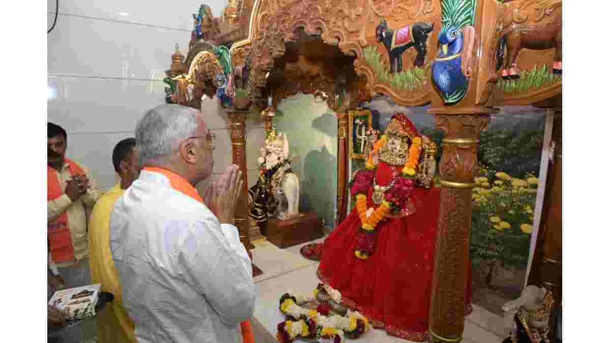 ચીખલીના વાંઝણા ગામે પ્રદેશ અધ્યક્ષ જગદીશભાઈએ મેલડી માતાના દર્શન કર્યા