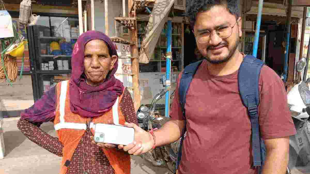 સફાઇકર્મીની નૈતિકતાઃ ખોવાયેલો iPhone માલિકને પરત કર્યો, ગાંધીનગર મનપાએ સન્માનિત કર્યા