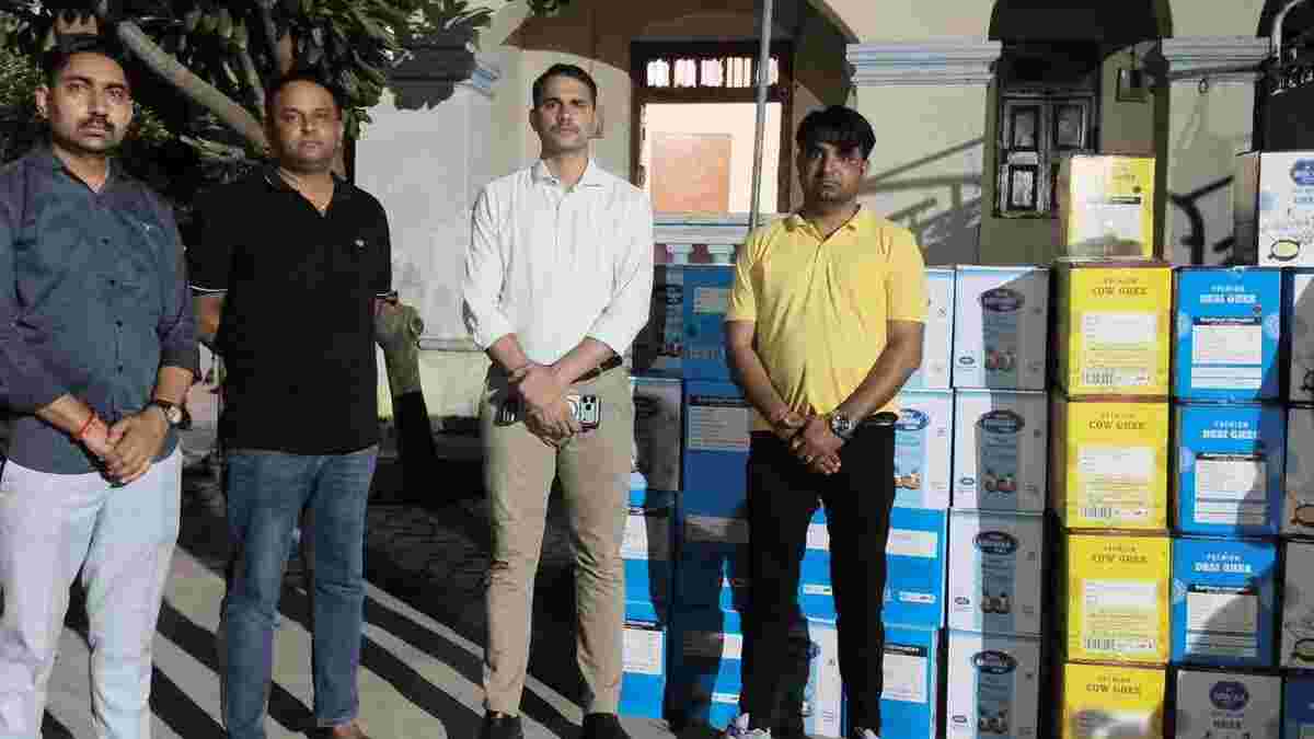 બનાસકાંઠામાં શંકાસ્પદ ઘીનો મોટો જથ્થો ઝડપાયો : 171 ડબ્બા સહિત વાહન જપ્ત