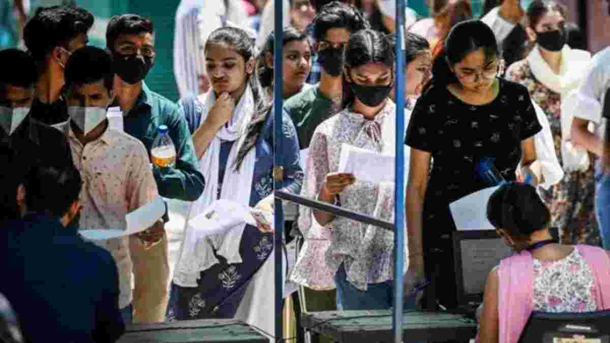 બાળકોના ભવિષ્ય સાથે ચેડા કરવાનું બંધ કરો; NEET કેસમાં SCએ NTAને ફટકાર લગાવી, PM મોદી ખુદ રાખી રહ્યા છે નજર