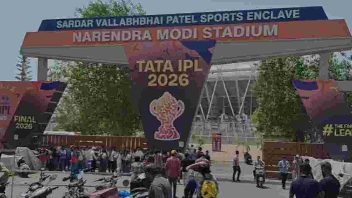 IPL ફાઇનલનો ફિવર ચરમસીમાએ! મોટેરા સ્ટેડિયમ બહાર ટિકિટ માટે ચાહકોની લાંબી કતારો
