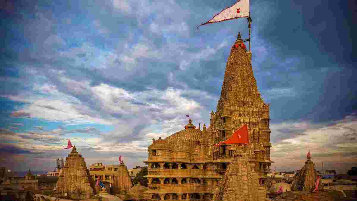 દ્વારકાધીશ જગત મંદિરના દર્શન સમયમાં ફેરફાર, પૂનમે મંગળા આરતી સવારે 5 વાગ્યે યોજાશે