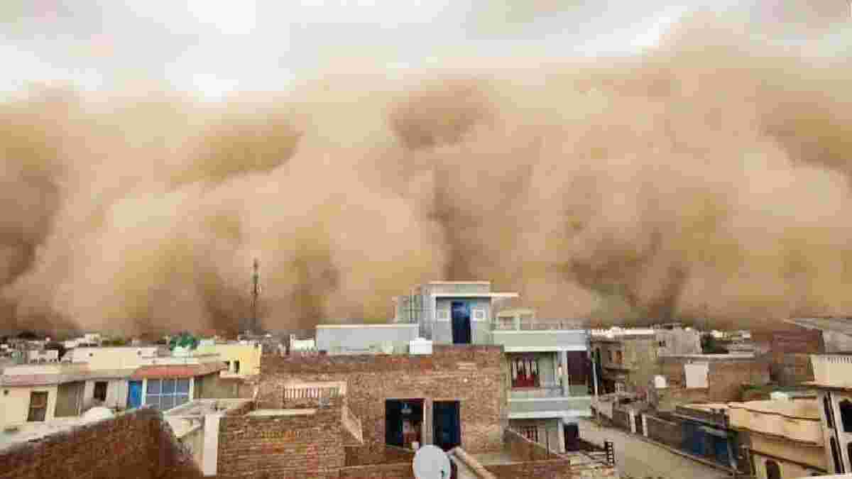 VIDEO: રાજસ્થાનમાં ભયાનક રેતીનું તોફાન... બપોરે જ છવાયો અંધકાર