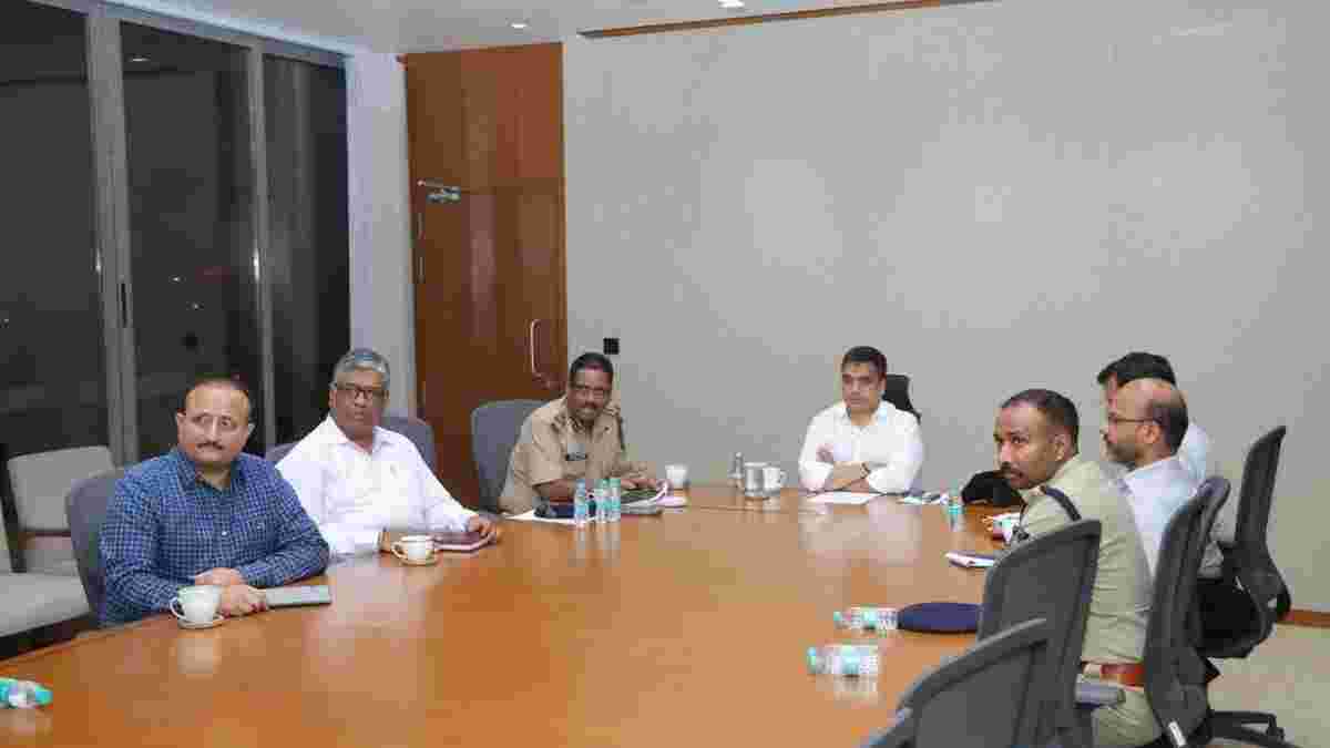 DyCM હર્ષ સંઘવીએ મધરાતે બોલાવી મીટિંગ, તમામ IG-SP સહિત DGP હાજર; જાણો કારણ