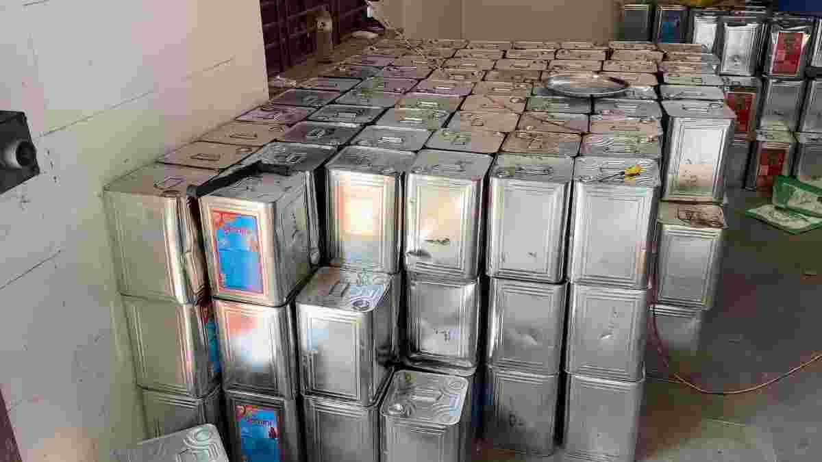 આણંદ LCBનો દરોડો: અંબિકા ડેરીમાંથી 400 કિ.ગ્રા અખાદ્ય માવો જપ્ત, બગડેલું પનીર પણ મળ્યું