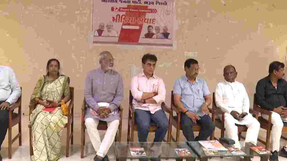 અંક્લેશ્વર ખાતે “૧૨ વર્ષ વિશ્વાસ, વિકાસ અને જનકલ્યાણ” વિષયક મીડિયા સંવાદ યોજાયો