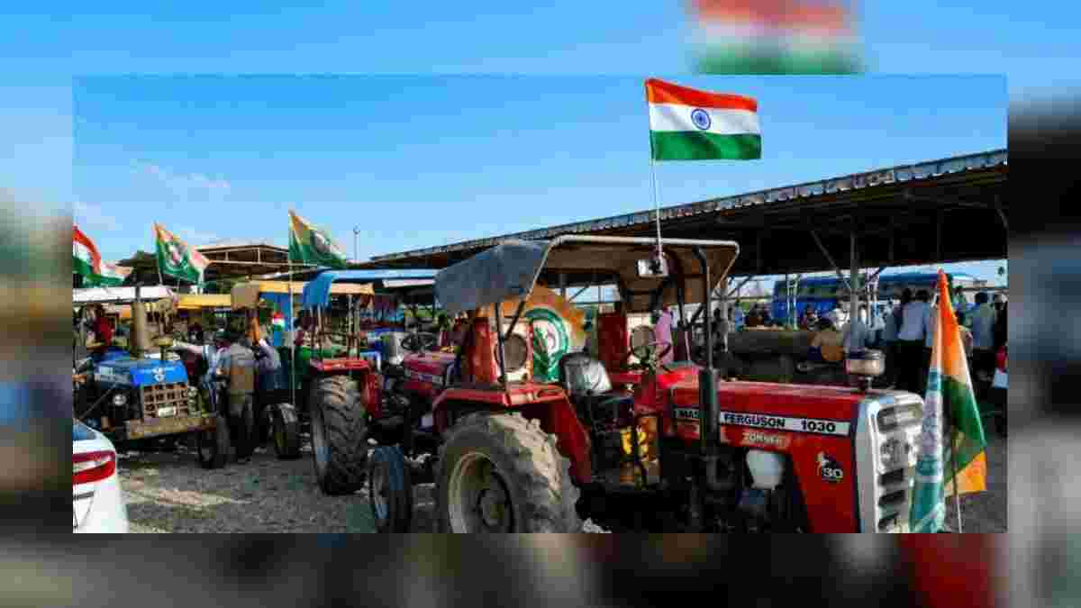 ખેડૂતોનો મહાસંગ્રામ: 1111 ટ્રેક્ટરો સાથે ગાંધીનગર તરફ કૂચ, શક્તિ પ્રદર્શનથી તંત્રમાં દોડધામ
