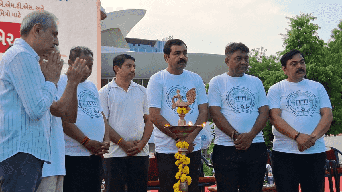 અમદાવાદમાં 'આરોગ્યવર્ધક યોગ શિબિર' નું સફળ આયોજન, સ્વસ્થ જીવન માટે યોગનો સંદેશ