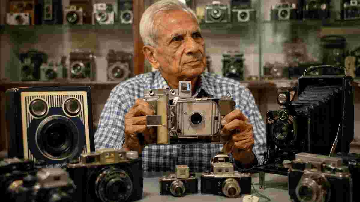 400થી વધુ વિન્ટેજ કેમેરા: વડોદરાના શાંતિલાલ ગજ્જરે સાચવ્યો ફોટોગ્રાફીનો અનમોલ વારસો