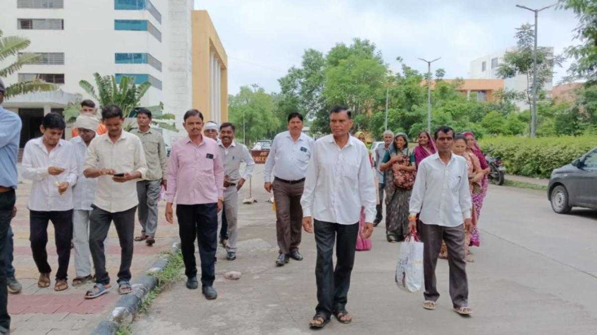 Aravalli: બોરનાળા ગામની મૂળભૂત સુવિધાઓ અંગે કલેક્ટરને આવેદન, ગ્રામજનોએ તાત્કાલિક ઉકેલની માંગ કરી