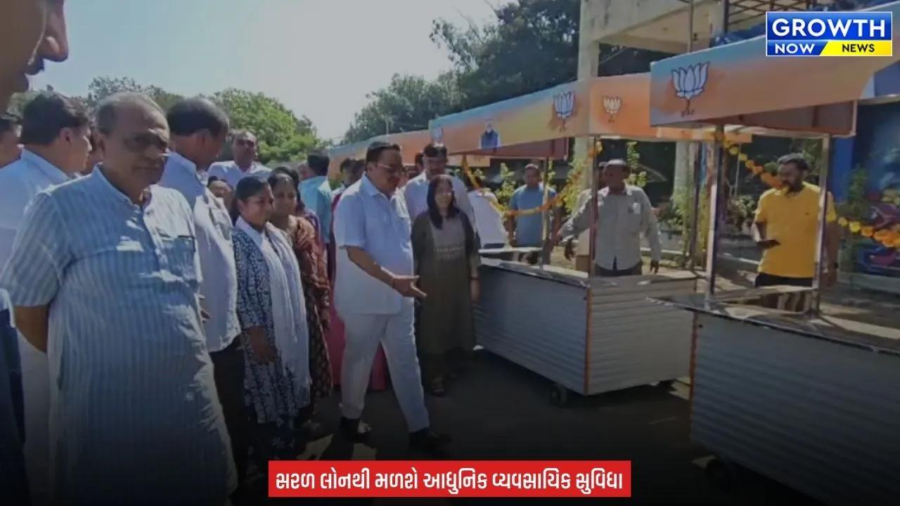 Navsari News : લુન્સીકુઈ ચોપાટીના વેપારીઓને સી.આર. પાટીલના હસ્તે 45 સ્ટીલ બોડી લારીઓનું વિતરણ કરાયું