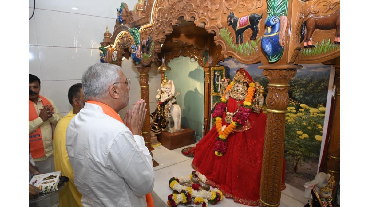 ચીખલીના વાંઝણા ગામે પ્રદેશ અધ્યક્ષ જગદીશભાઈએ મેલડી માતાના દર્શન કર્યા