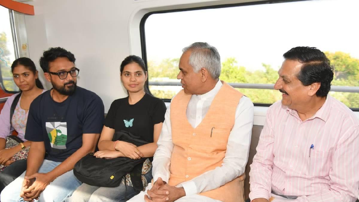 ગુજરાતના રાજ્યપાલ આચાર્ય દેવવ્રતની મેટ્રોમાં મુસાફરી, લોકોના અનુભવો જાણ્યા