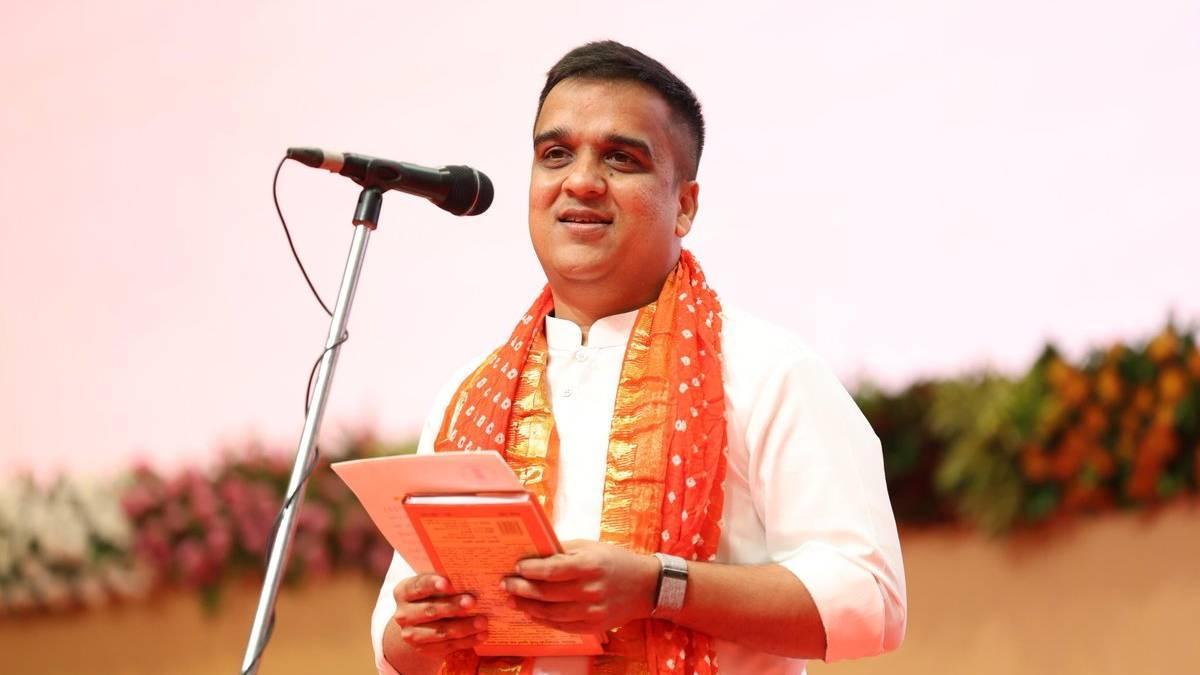 PM મોદીની અપીલ બાદ હર્ષ સંઘવીએ રદ કર્યો અમેરિકા પ્રવાસ