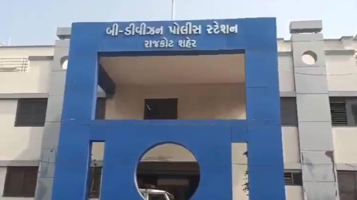 રાજકોટ બેવડી હત્યા કેસમાં આરોપીએ પોલીસ સ્ટેશનમાં આત્મહત્યાનો પ્રયાસ કર્યો