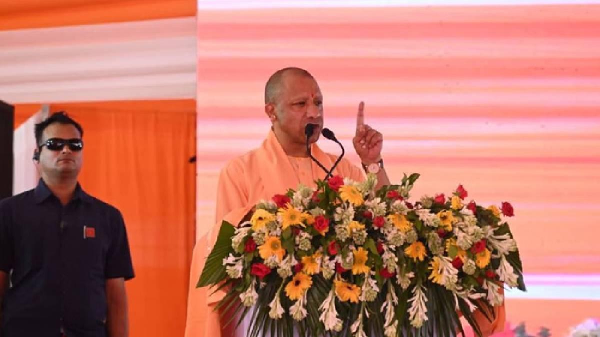 બલરામપુરથી CM યોગીનો 2027 માટે મોટો રાજકીય સંદેશ: કહ્યું-‘માફિયા માટીમાં ભળી ગયા, હવે વિકાસ જ UPની ઓળખ’