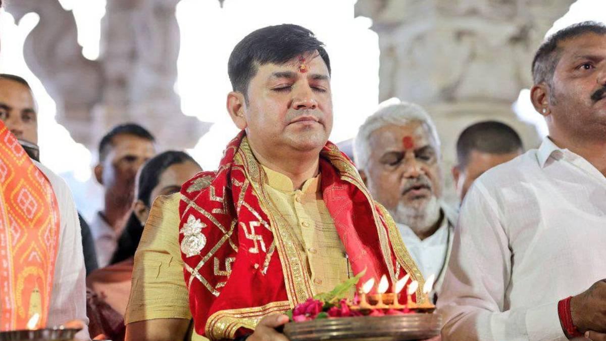 અંબાજી શક્તિપીઠ ખાતે મોદીના 12 વર્ષ નિમિત્તે ભવ્ય મહાઆરતી, સૌના કલ્યાણ માટે કરાઈ પ્રાર્થના
