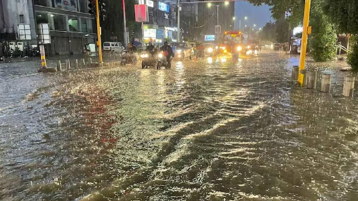 અમદાવાદ સહિત રાજ્યના અનેક જિલ્લાઓમાં મેઘરાજાની ધમાકેદાર એન્ટ્રી, લોકોને ગરમીથી રાહત