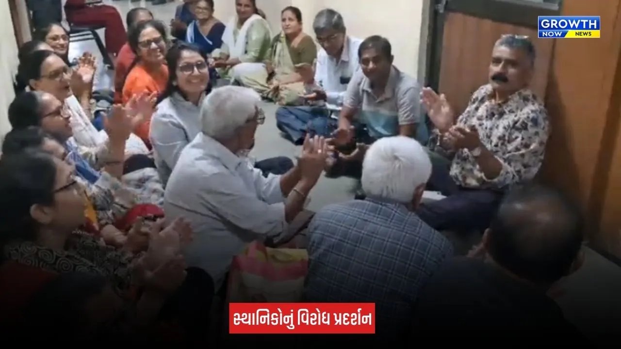 Mehsana News: મનપા સમક્ષ સ્વાગત બંગ્લોઝના રહીશોના ધરણા, રસ્તો ખુલ્લો કરવાની માગ