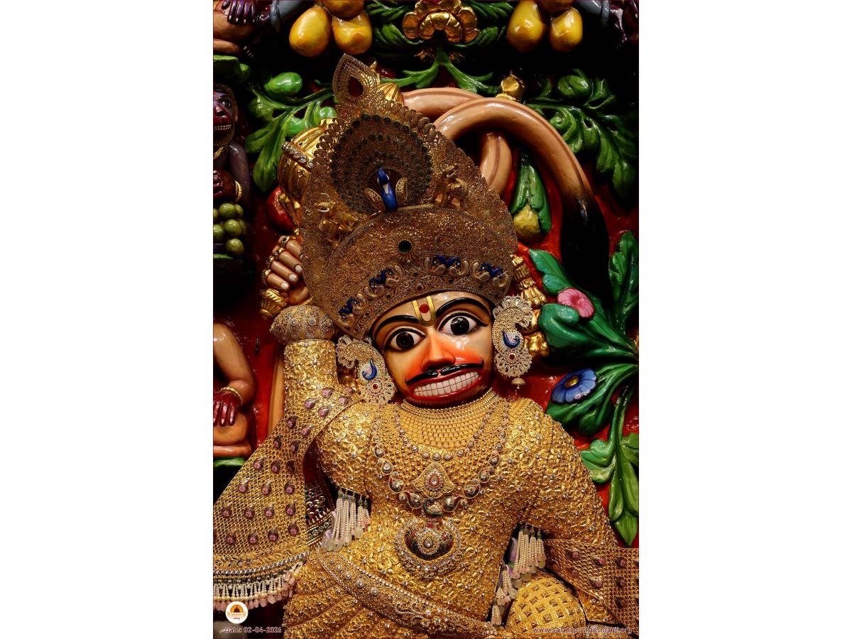 હનુમાન જયંતિ નિમિત્તે સાળંગપુરધામમાં ભવ્ય ઉજવણી, સુવર્ણ વાઘા અને 1 લાખ બલૂનની વર્ષા