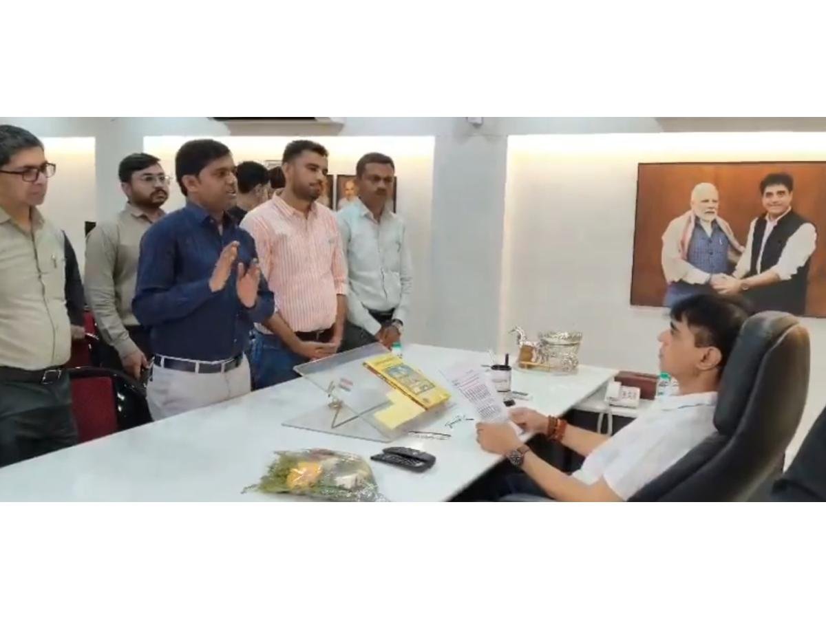 સુરતમાં નકલી નોટોમાં ઝડપાયેલા યોગ બાબા પ્રદીપ વિરુદ્ધ આર્યુર્વેદિક ડોક્ટરોનો રોષ