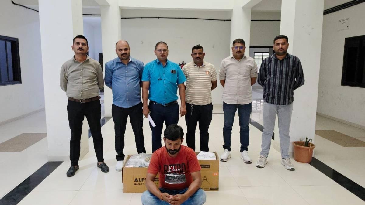 અમદાવાદ: ધોળકાના સરંડી ગામમાં બોગસ ડોક્ટર ઝડપાયો: એલોપેથિક સારવારના નામે લોકોના જીવ સાથે ચેડાં