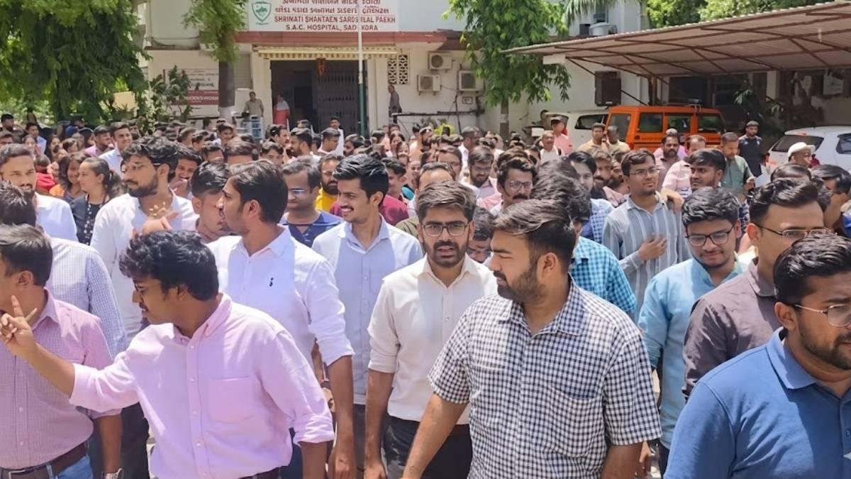 વડોદરાની SSG હોસ્પિટલમાં પોસ્ટમોર્ટમ રૂમમાં હુમલા બાદ ડોકટરોની હડતાળ પર