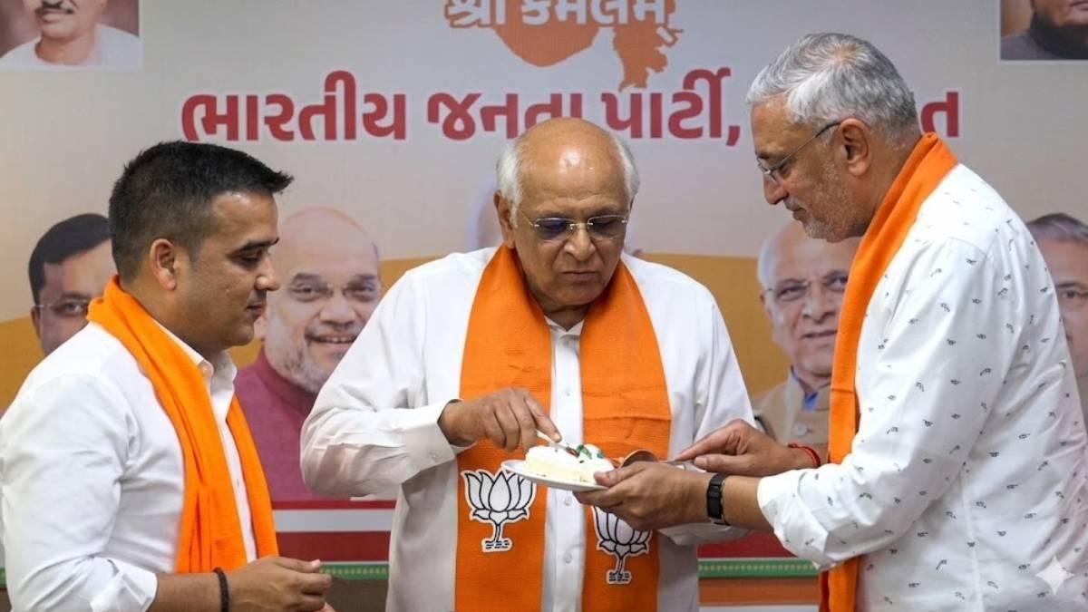 ગાંધીનગરમાં ભાજપની ઉજવણી: બંગાળ લીડ પર ‘શ્રી કમલમ’માં રસગુલ્લા વહેંચાયા