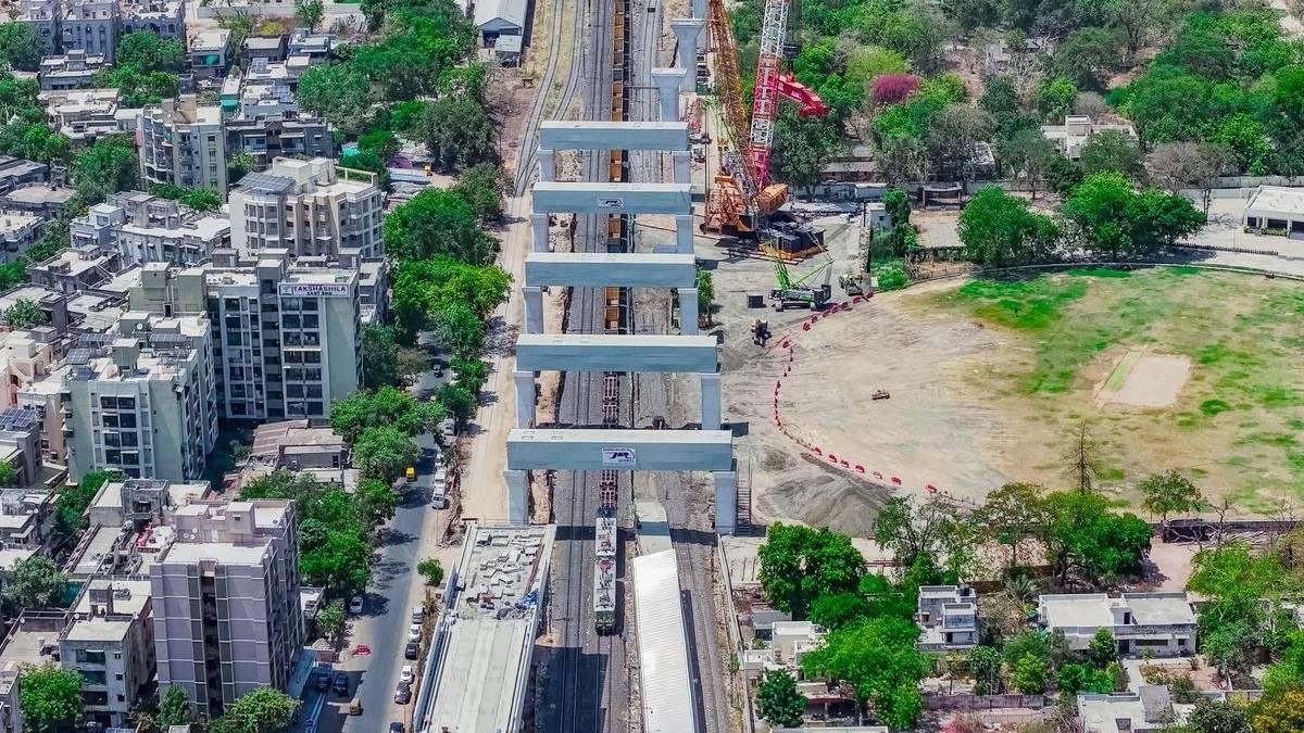 બુલેટ ટ્રેન માટે અમદાવાદમાં ઐતિહાસિક કામગીરી, પ્રથમ વખત 2200 MT ક્રોલર ક્રેનનો ઉપયોગ