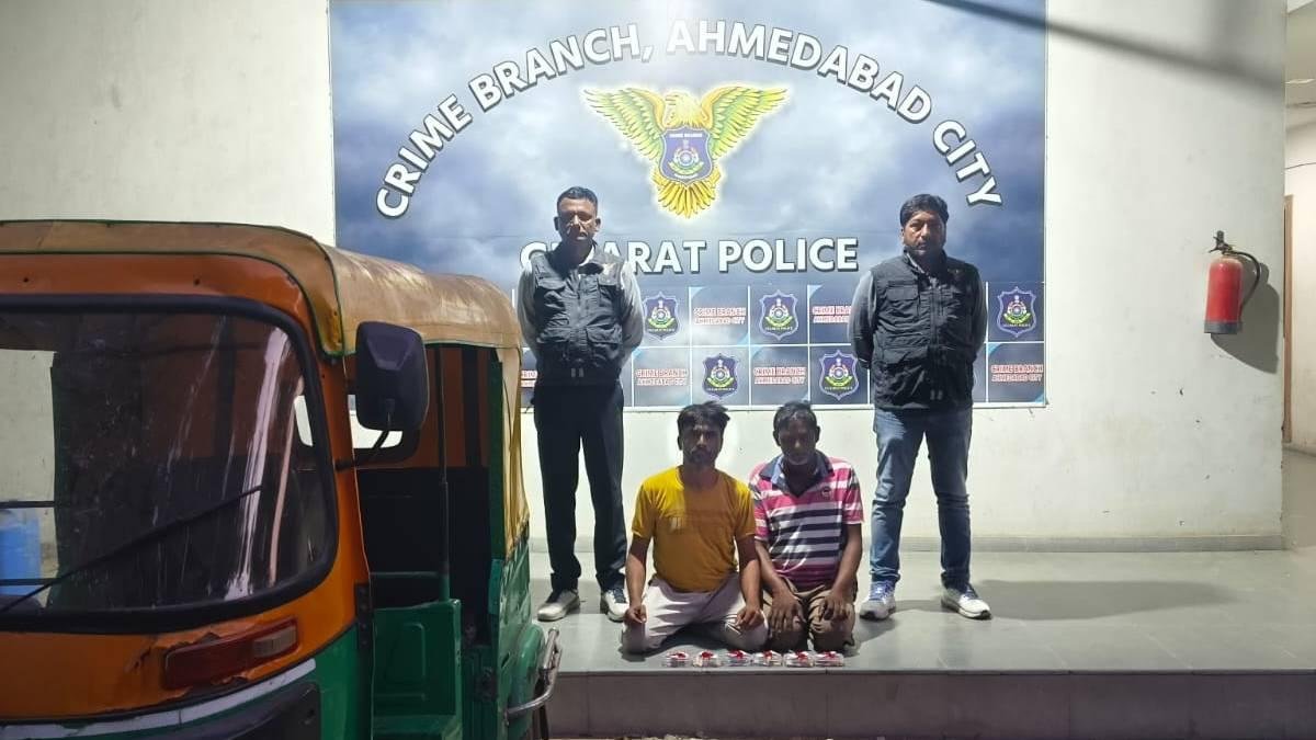 અમદાવાદ ક્રાઈમ બ્રાન્ચે ઓટો રિક્ષામાં ચોરી કરતી ટોળકીનો પર્દાફાશ કર્યો, બે આરોપી ઝડપાયા