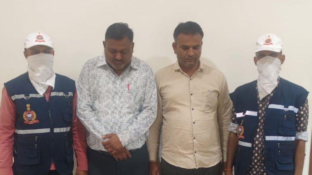 ખોટો આરોપ મૂકી લાંચ માગતા 2 લાંચિયા અધિકારીઓ ઝડપાયા, એક ફરાર