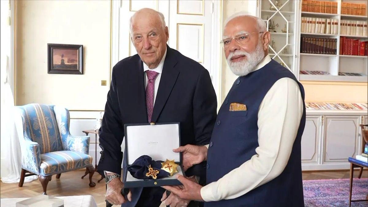 PM મોદીને મળ્યું નોર્વેનું સર્વોચ્ચ સન્માન, ‘ગ્રાન્ડ ક્રોસ ઓફ ધ રોયલ નોર્વેજિયન ઓર્ડર ઓફ મેરિટ’થી નવાજ્યા