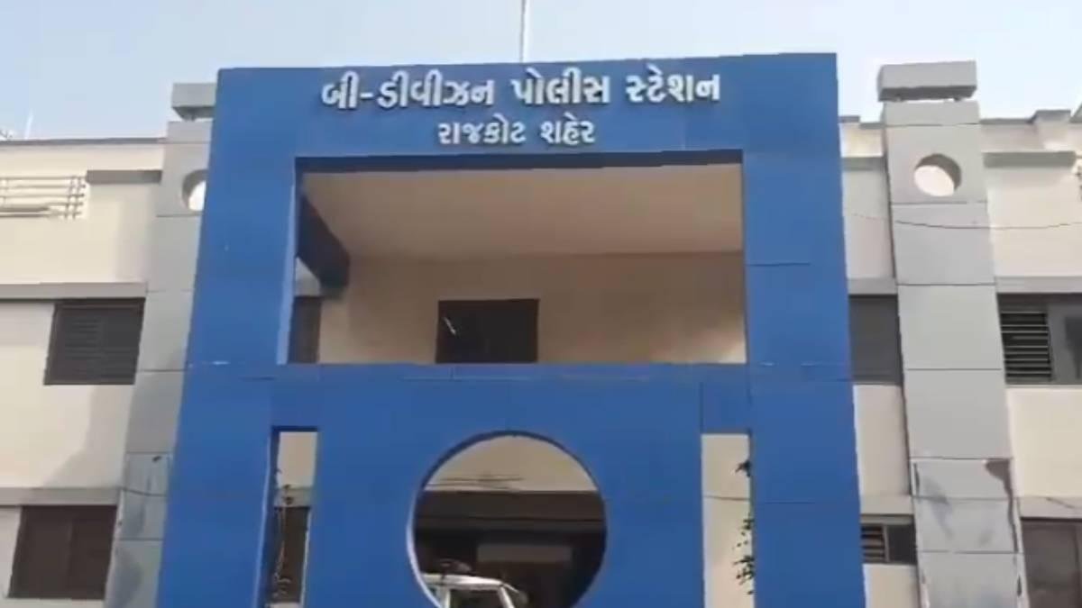 રાજકોટ બેવડી હત્યા કેસમાં આરોપીએ પોલીસ સ્ટેશનમાં આત્મહત્યાનો પ્રયાસ કર્યો