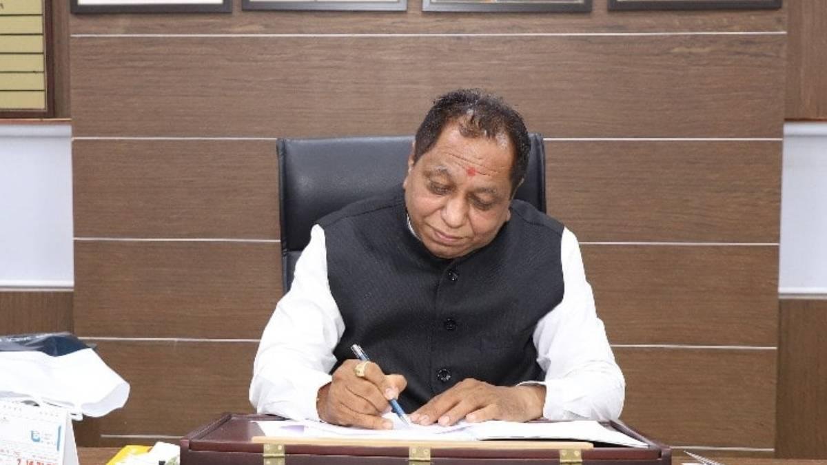 અમદાવાદના મેયર હિતેશ બારોટ સરકારી બંગલો અને કારનો ઉપયોગ નહીં કરે