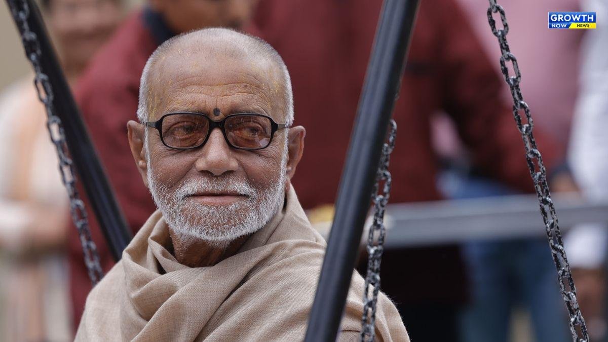 કેન્યામાં આગની દુર્ઘટનામાં 16 વિદ્યાર્થિનીઓના મોત, મોરારિબાપુએ 2.40 લાખની સહાય જાહેર કરી
