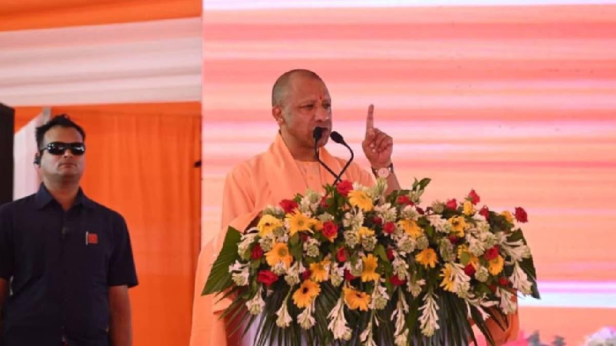 બલરામપુરથી CM યોગીનો 2027 માટે મોટો રાજકીય સંદેશ: કહ્યું-‘માફિયા માટીમાં ભળી ગયા, હવે વિકાસ જ UPની ઓળખ’