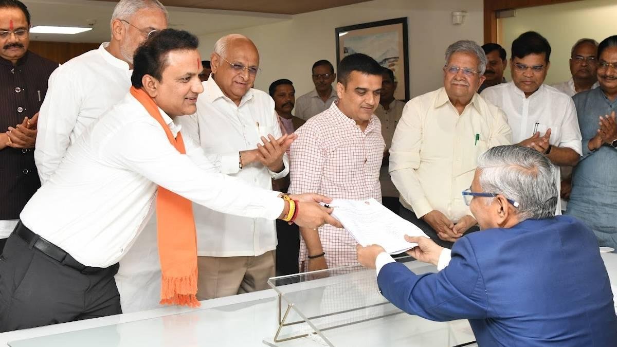 રાજ્યસભાની ચૂંટણી માટે ગુજરાત ભાજપના ચાર ઉમેદવારોએ વિધાનસભામાં નોંધાવ્યા નામાંકન