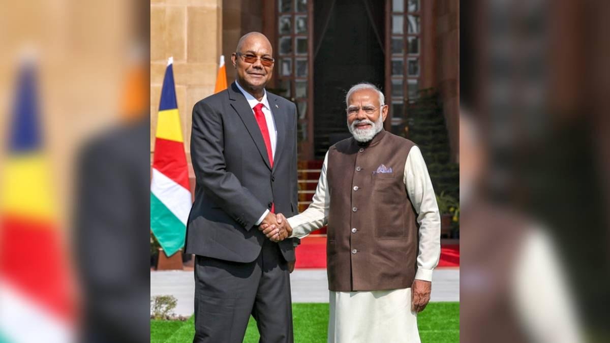 સેશેલ્સ માટે રવાના થયા પીએમ મોદી, કહ્યું- હિંદ મહાસાગરમાં સુરક્ષા અને સમુદ્રી સહયોગને મળશે નવી મજબૂતી