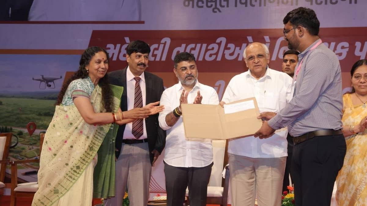 ગાંધીનગરમાં 2,300થી વધુ મહેસૂલ તલાટીઓને નિમણૂક પત્રો, મુખ્યમંત્રીએ નવી સેવાઓ શરૂ કરાવી