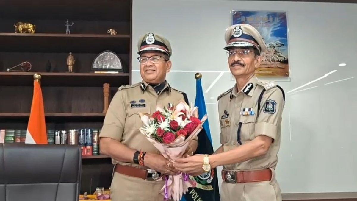 અમદાવાદના નવા પોલીસ કમિશનર તરીકે અનુપમસિંહ ગેહલોતે ચાર્જ સંભાળ્યો