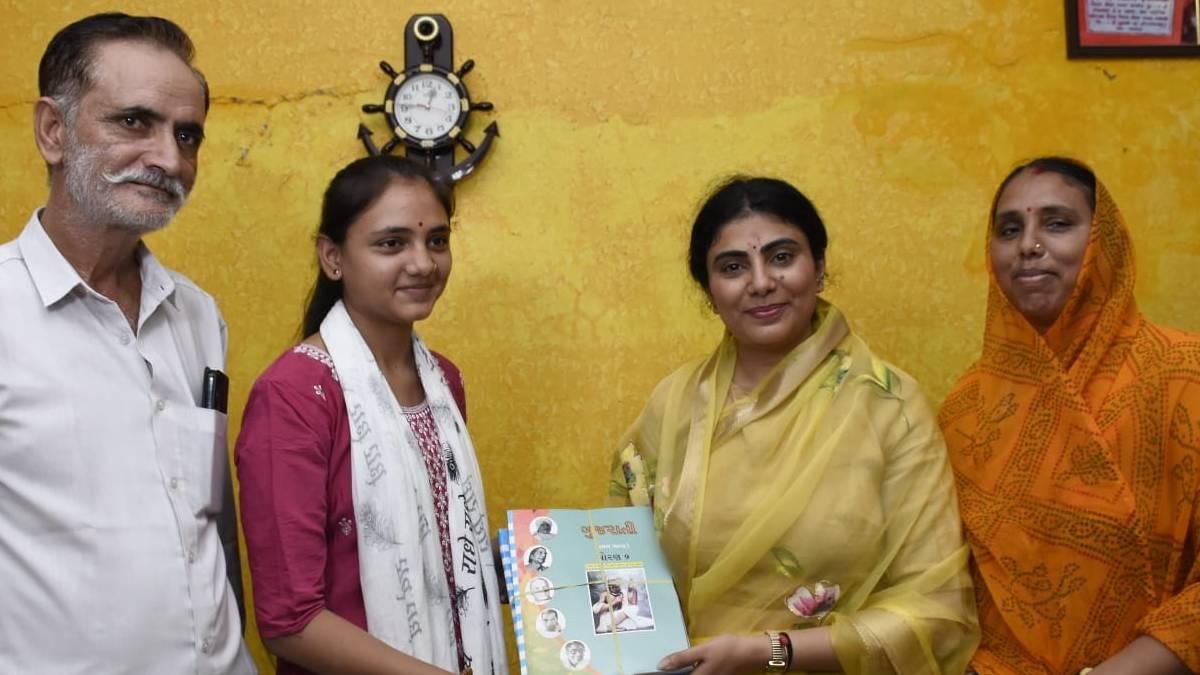 રીવાબા જાડેજાની ‘બેક ટુ સ્કૂલ’ પહેલથી ડ્રોપઆઉટ દીકરીનું ભવિષ્ય ફરી ઉજ્જવળ બન્યું