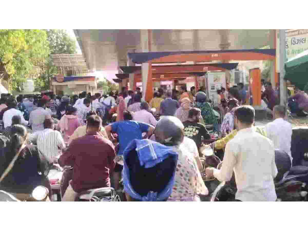 અફવાઓનો વિસ્ફોટ: વડોદરામાં 5 કલાકમાં જ 8 લાખનું પેટ્રોલ વેચાયું