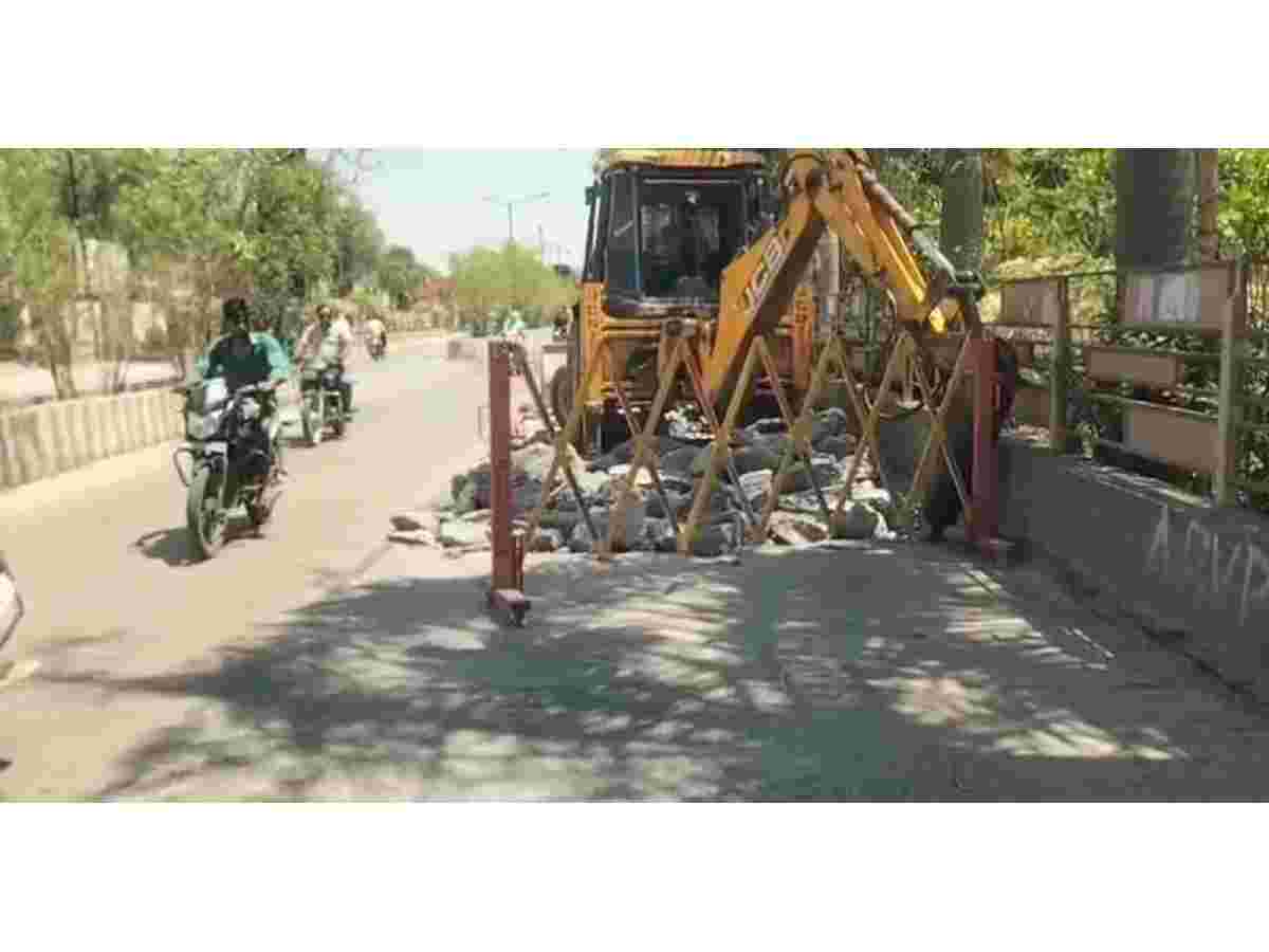 અમરેલીમાં નવા સીસી રોડના ભાગ તોડી પાડાયા