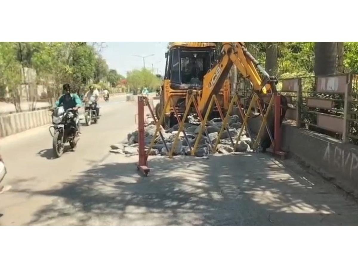 અમરેલીમાં નવા સીસી રોડના ભાગ તોડી પાડાયા