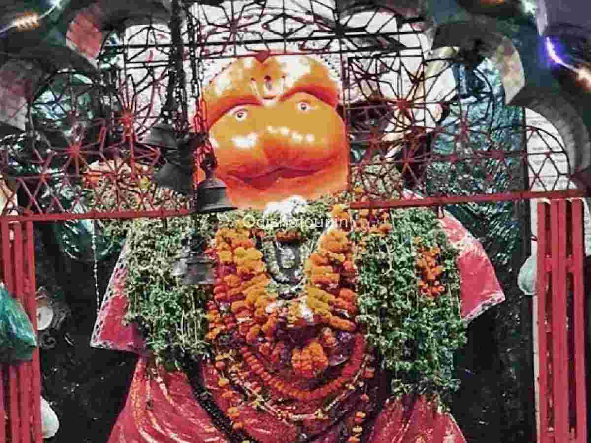 એવું રહસ્યમયી મંદિર કે જ્યાં હનુમાનજી સાંકળોમાં કેદ છે! જાણો રોચક ઇતિહાસ