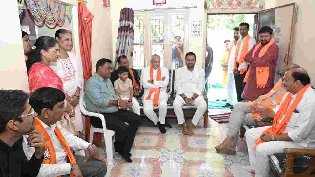 જગદીશ વિશ્વકર્માએ અમરેલીમાં કાર્યકર્તા સાથે મુલાકાત: સંગઠન મજબૂત બનાવવાનો સંદેશ