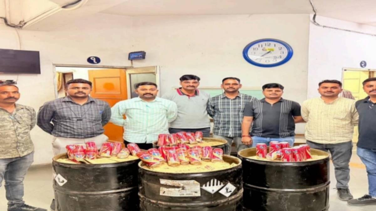 પોલીસે સરખેજ હાઇવે પર ગોડાઉનમાંથી ₹1.74 લાખનો બિયરનો જથ્થો પકડાયો: 792 નંગ બોટલ જપ્ત