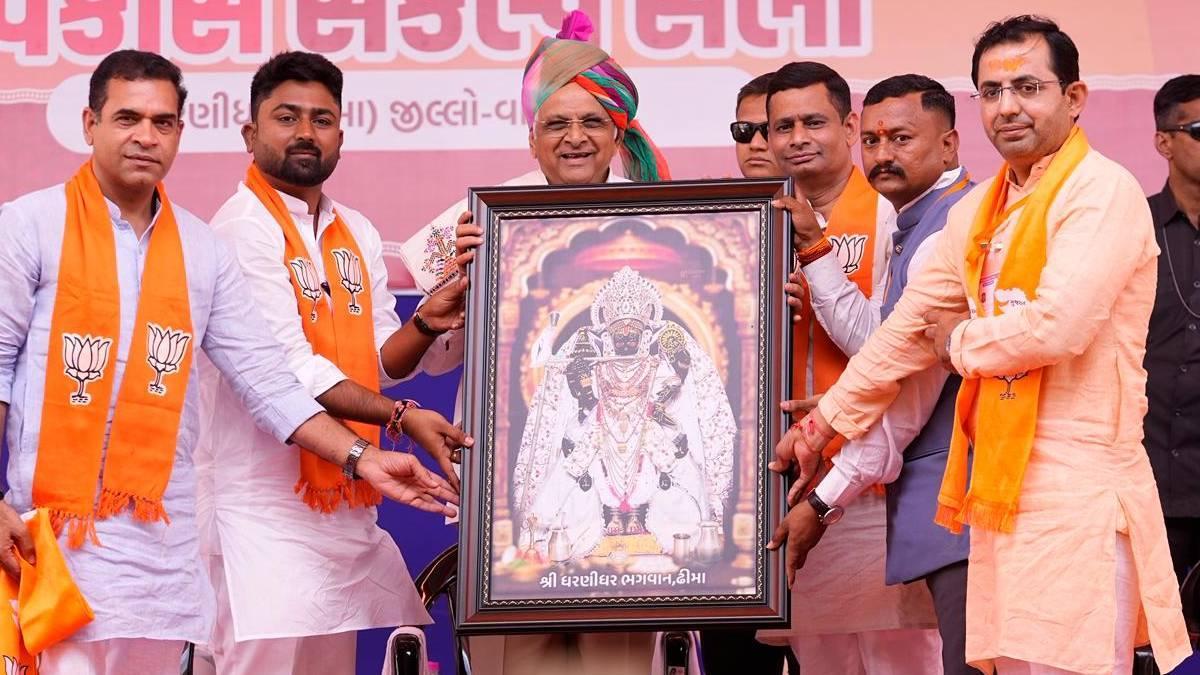 વાવ-થરાદમાં CM ભૂપેન્દ્ર પટેલની હાજરીમાં ગૂંજ્યો કેસરીયો હુંકાર